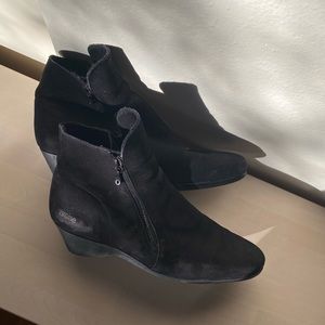 Arche black suede ankle boots. Size 39 - 8.5.